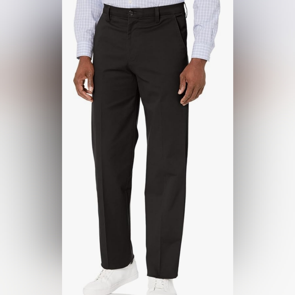 NWT Dockers Workday Khakis Black 31 x 32